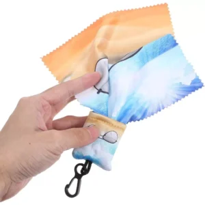 sg-11134201-824hp-mpqbc1fh6ih7f7.webp Portable Eyeglass Cleaning Cloth Keychain L4.5cm W4cm